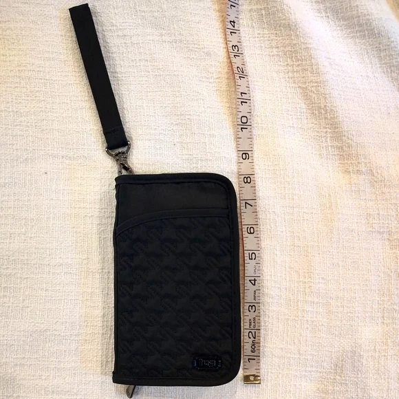 Lug Tandem SE RFID Wristlet Black Zip Wallet Black NWOT - Picture 6 of 7